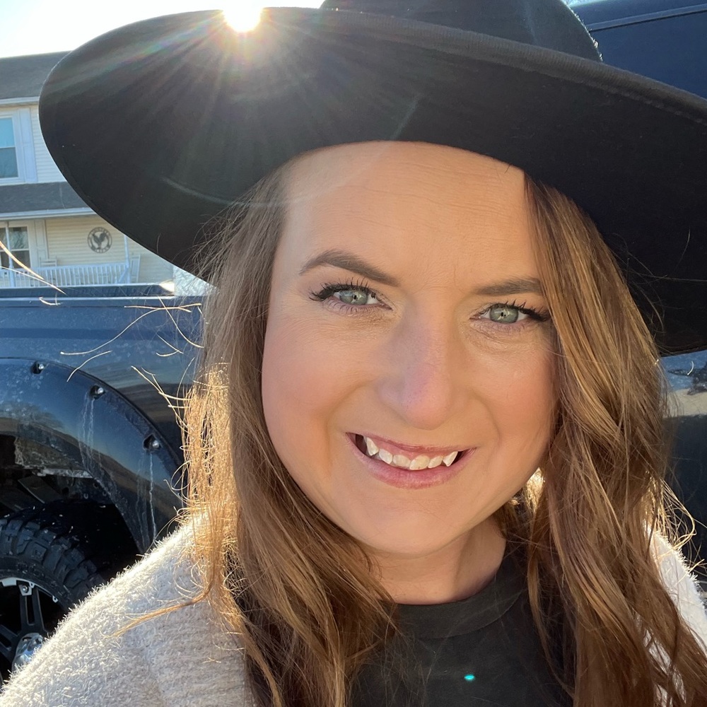 Meet your Posher, Ashley